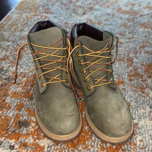 Timberland boots - run big! Fit size 7!
